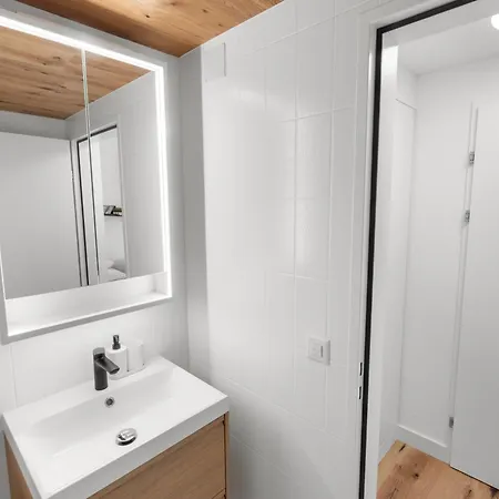 Elegant A Proximite Des Pistes Et Des Bains Διαμέρισμα